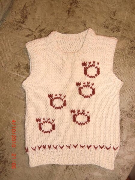 Безрукавка ребенку