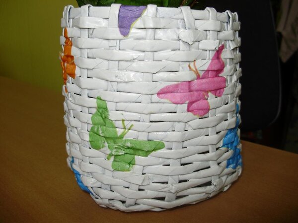 Плетение из газет, декупаж.  Первый опыт.