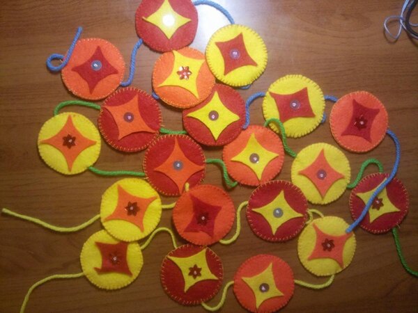 Фетровая гирлянда