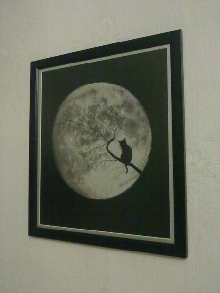 "Лунная соната". Первая серьезная работа вообще и первая работа на черной канве. Доставила немыслимое удовольствие. Август - сентябрь 2011 г. (и чуть-чуть июля, кажется)