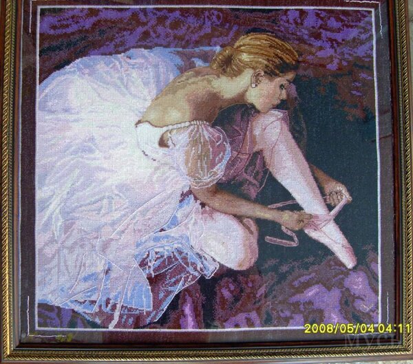 "Прекрасная балерина"-вышита по схеме с интернета,нитки акрил+ мулине Гамма,подбором 4105 4