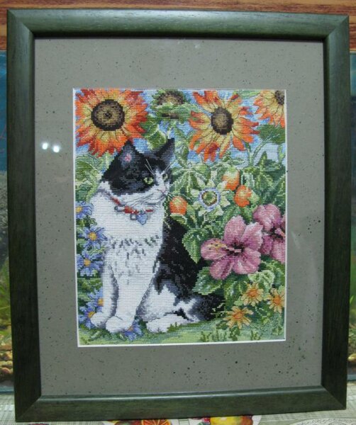 "На страже сада" схема из журнала "Вышитые картины" №2-2007 подбор нитки Гамма