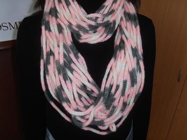 У НАС ВОШЛИ В МОДУ ТАКИЕ ШАРФЫ Ну и я заразилась этой манией