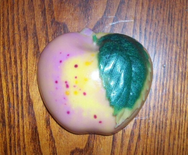 Яблоко - первый опыт с основой. Неудачно....