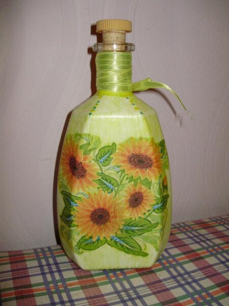 Бутылочка для подружки в подсолнечную кухню