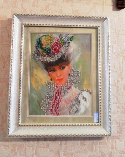 "Оливия", частичная вышивка бисером на художественном холсте