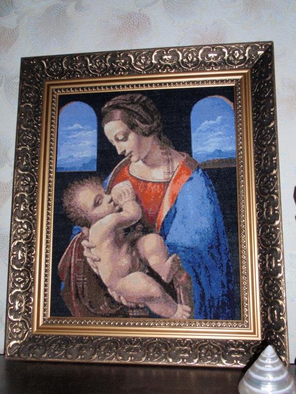 Мадонна Литта
Дизайнер Стиччер
Художник 1490, Леонардо да ВИНЧИ