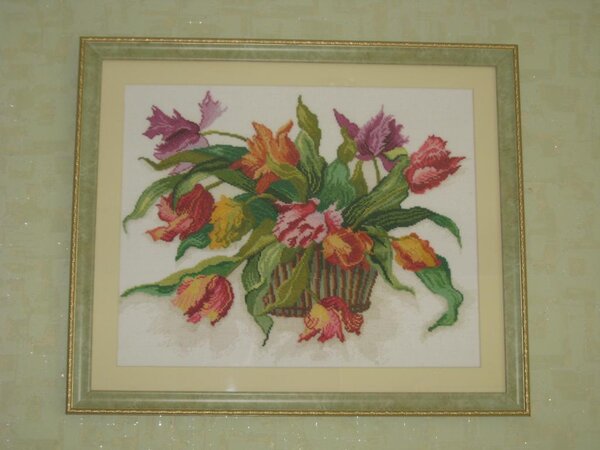 тюльпаны после переделки фона и оформления в багетной