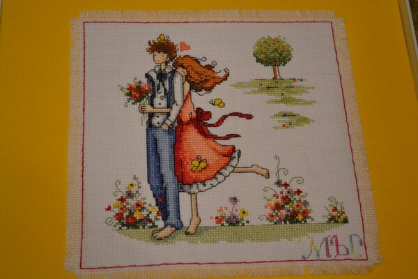 005 - Вышивала на подарок к 14 февраля тогда еще молодому человеку (сейчас муж) на обложку к нашему общему фотоальбому )
