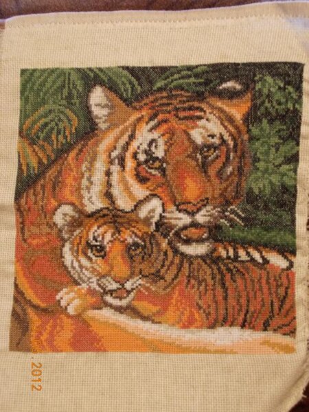 Тигрица с тигренком