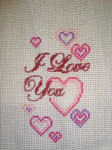 Также вышивалось ко Дню Святого Валентина) Тоже оформлена и тоже подарена)
