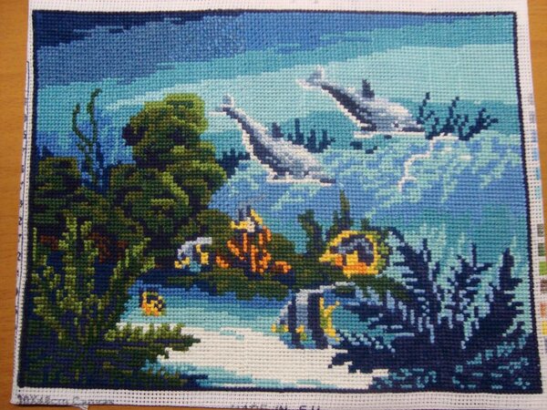 Решилась я когда-то попробовать вышить картинку на канве с уже нанесённым рисунком)
Впечатления остались разносторонние)