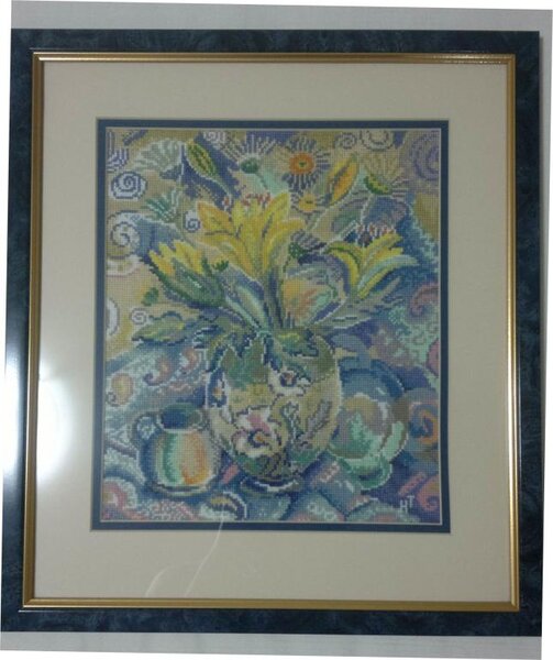 натюрморт в голубых тонах. Схема взята из журнала. Нитки ДМС