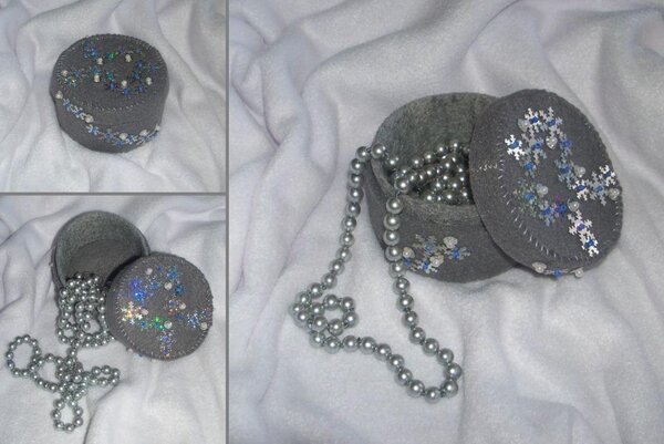 Фетровая шкатулочка.