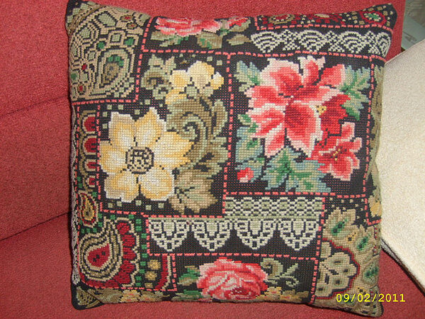 Подушка. Крест, шерсть