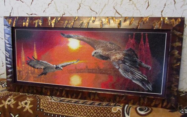 Два Неба, набор Панна.
Подарила дедушке мужа, главное развлечение - подходить и рассматривать пёрышки