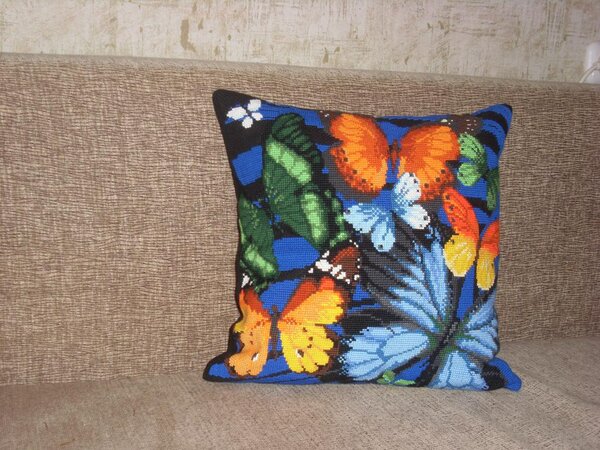 Подушка "Бабочки". Вышивала очень долго, первая большая работа.