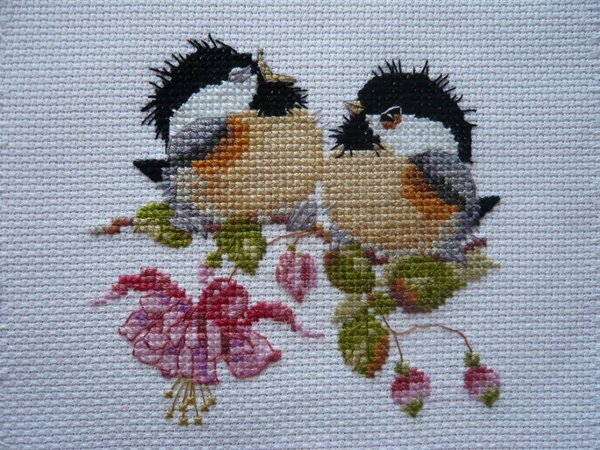 Две маленькие птахи.