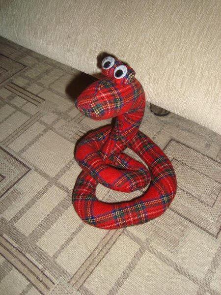 Змейка (шила ребёнку к новому году)