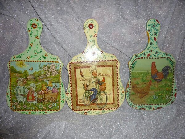 Салфеточный декупаж,акрил,влагостойкий лак.