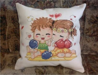 03.Подушка «Любовь и Бокс».
Тайваньский набор для подушки.