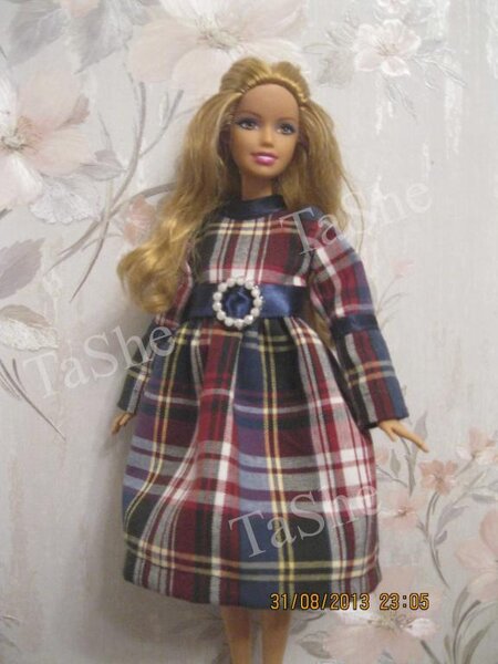 Уютные клеточки .
Вариант для куклы формата Барби