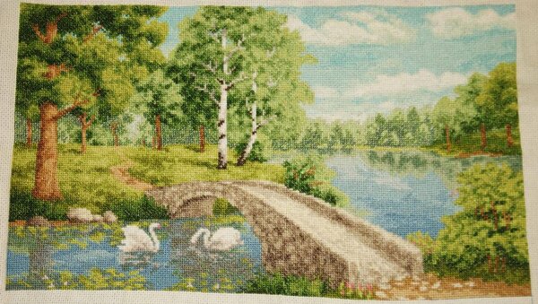 лесное озеро