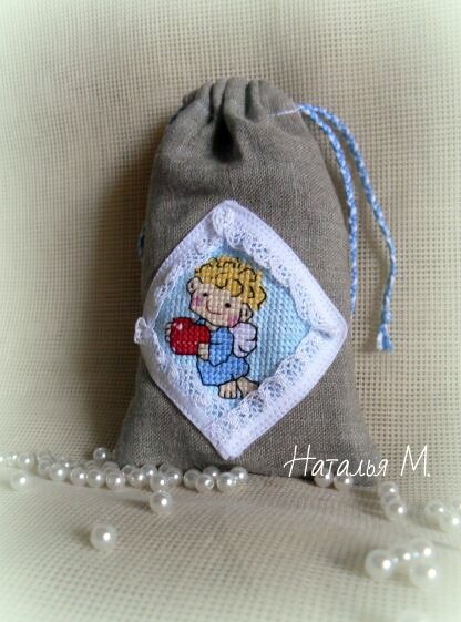 сашЕ (фиалка, ваниль, роза и немного мяты)