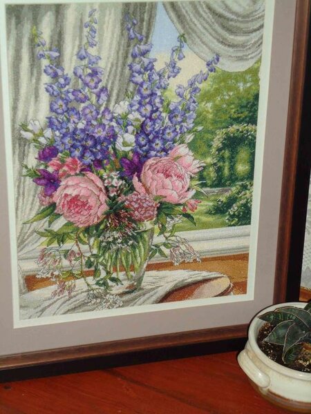 Dimensions Peonies and Delphiniums
оригинальный набор. Как я мучалась с их нитками! Но результат стоит того.