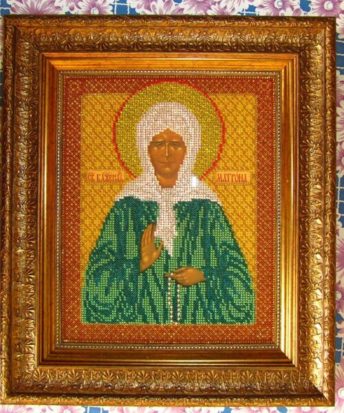 Кроше (Радуга бисера) B-155, "Свт. Матрона Московская"

Первый мой опыт вышивки бисером. Довольно известная работа, вышивала для мамулечки и будет подарена ей на юбилей) Результатом, процессом и качеством набора осталась очень довольна.