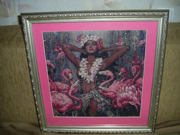 девушка с фламинго