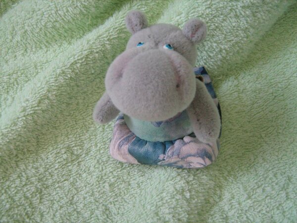 Бегемотик Моля. Рост сидя 6,5 см.