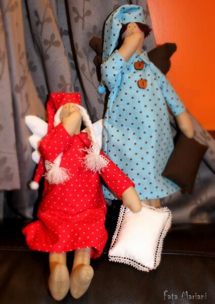 Два симпатичных сонных ангела. Я шила девочку)