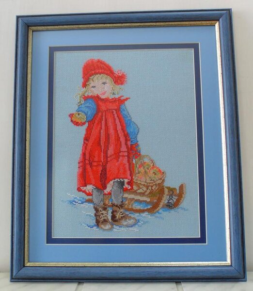 девочка с яблоками