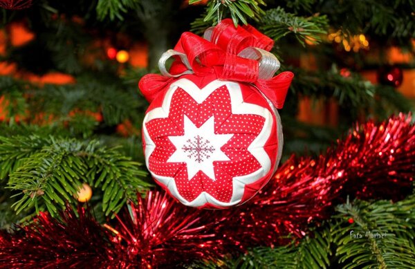 новогодний шар в технике артишок