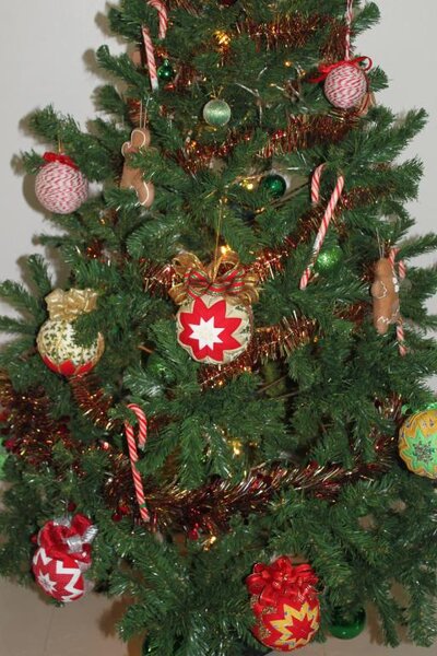 моя елка с рукодельными украшениями