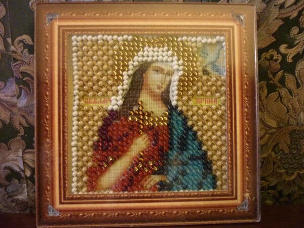 Икона Святая Влмч.Ирина. Набор для вышивания бисером(с рамкой).Серия:православие.Мини-иконостас(Вышивальная мозайка Арт.039ПМИ Размер готовой работы 6,5*6,5см(9*9см с рамкой).Набор подарила крёстная.