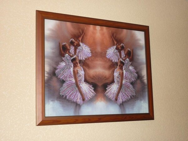 6 балерин .
Частичная вышивка бисером .Набор фирмы "Краса и творчество"