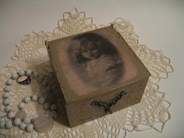 Винтажная шкатулочка "Кудряшка".