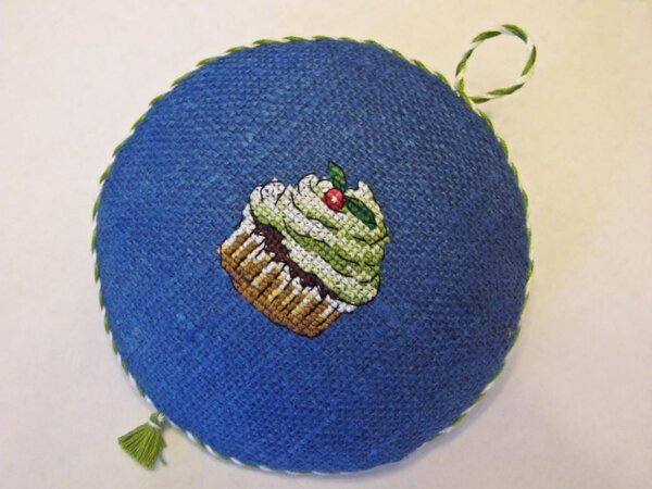 Игольница для сладкоежки