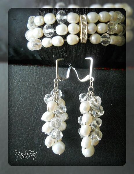 Комплект из жемчуга и кварцевых бусин