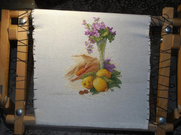 натюрморт с фиалками