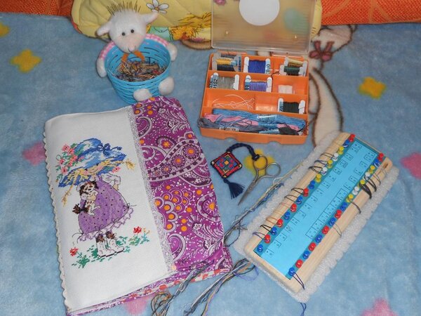 Мои вышивальные помошники!