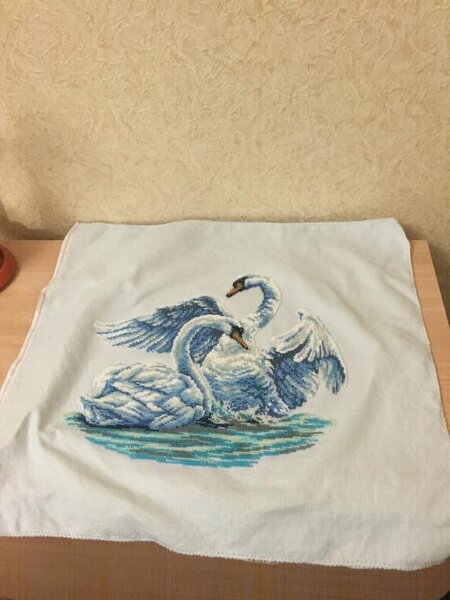 Лебеди. Подбор отЕлены Шаблиной.
Осталась безмерно довольна. Мечтаю еще вышить по ее подборам