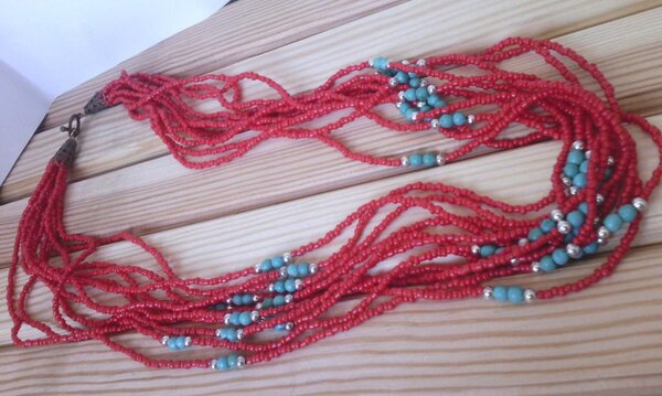 Бусы из бисера и бирюзы.
