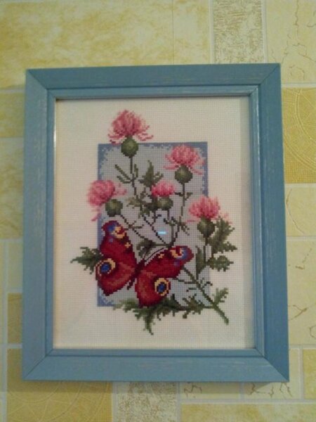 Бабочка 2
Узнала, что бабочек по одиночке не вышивают, поэтому вышила пару к первой)