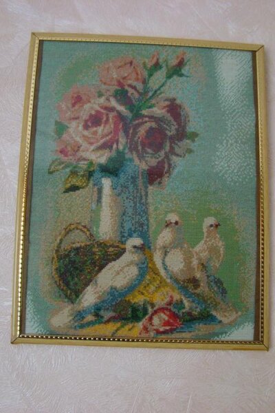 Голуби и розы, старая схема вышивки, вышита подбором