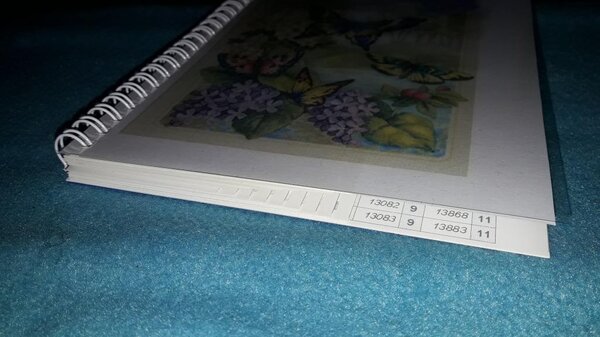 Брошюрка Dimensions. 425 оттенков расположены по возрастанию номеров. 2 страницы поисковика. 100 грн.