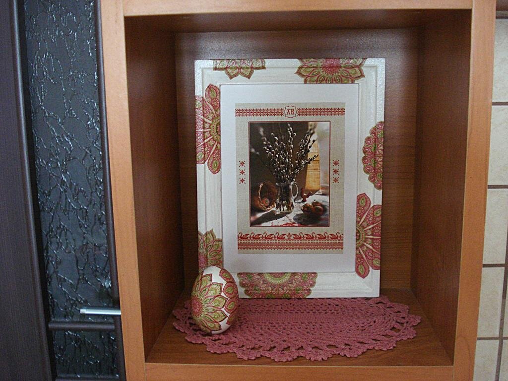 Деревянная рамка для Пасхальной открытки и яйцо. Декупаж.