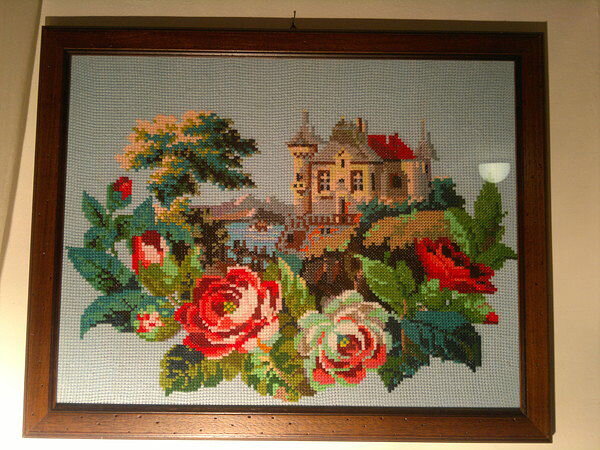 Замок среди роз